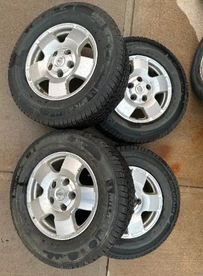 Toyota Tundra rims with Michelin LTX winter tires – Look4Tires