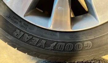 
										Honda mud and snow all season tires and factory rims 205 55 R16 full									