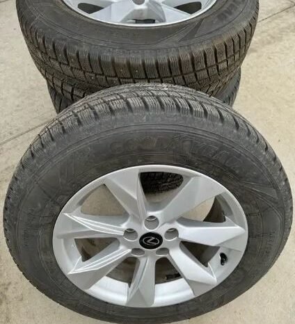 
								Goodyear winter tires 235/65R18 with Lexus OEM rims and sensors full									