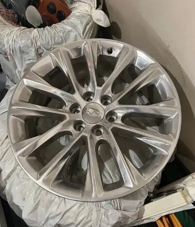 
								Escalade 2016 OEM rims full									