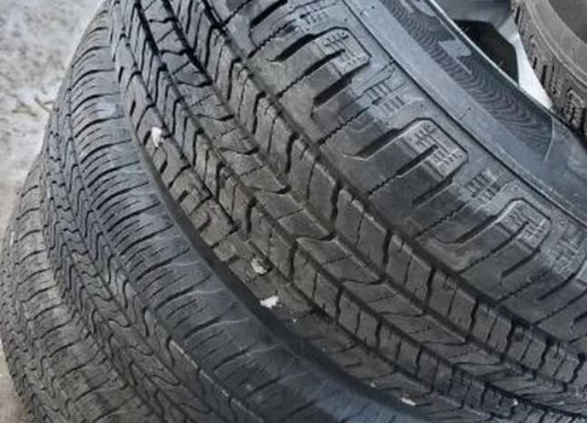 
								235/70r16 ford escape like new all season tires & rims full									